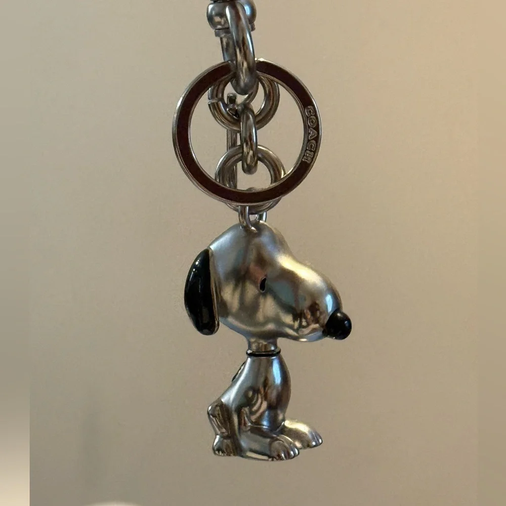 SOLD on DP Coach snoopy bag charm keychain - Picture 7 of 7